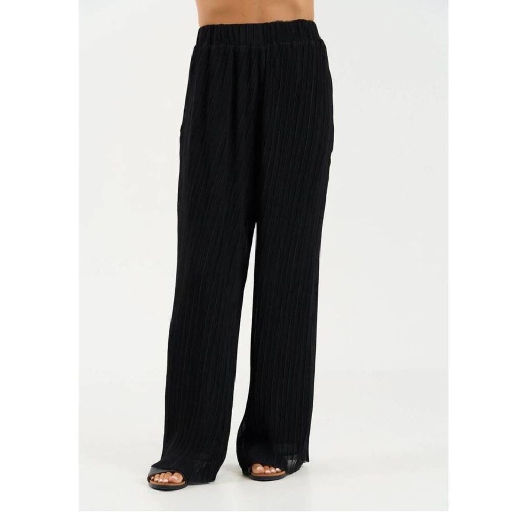 We Are SUNDAYS juniper pants in black Plisse Pleated 1 Small